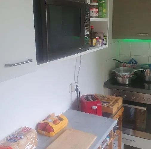 Rum i privatbostad In St. Juergen, Gute Anbindung Zentral